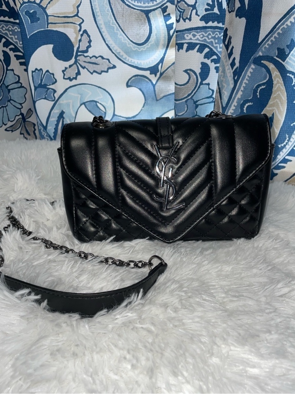 Quilted Leather Chain Shoulder Bag - Black